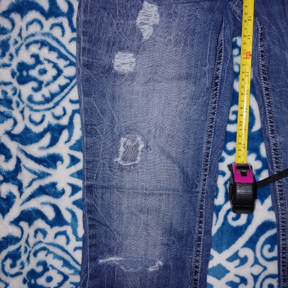 Amethyst jeans. Size 7-8 Blue, distressed 2 button fly with zipper. - Picture 6 of 9